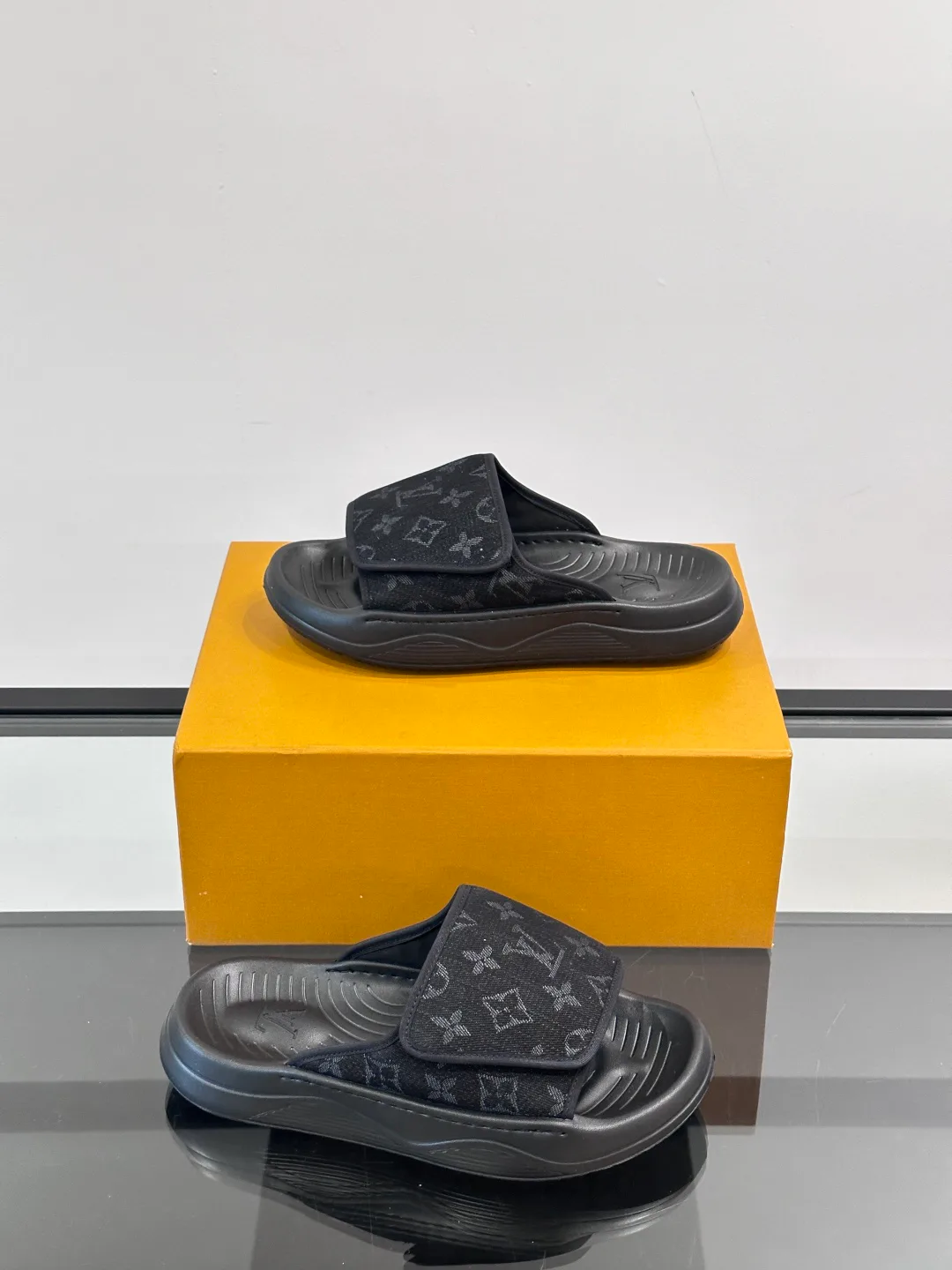 Шлепанцы Мужские Louis Vuitton 74067