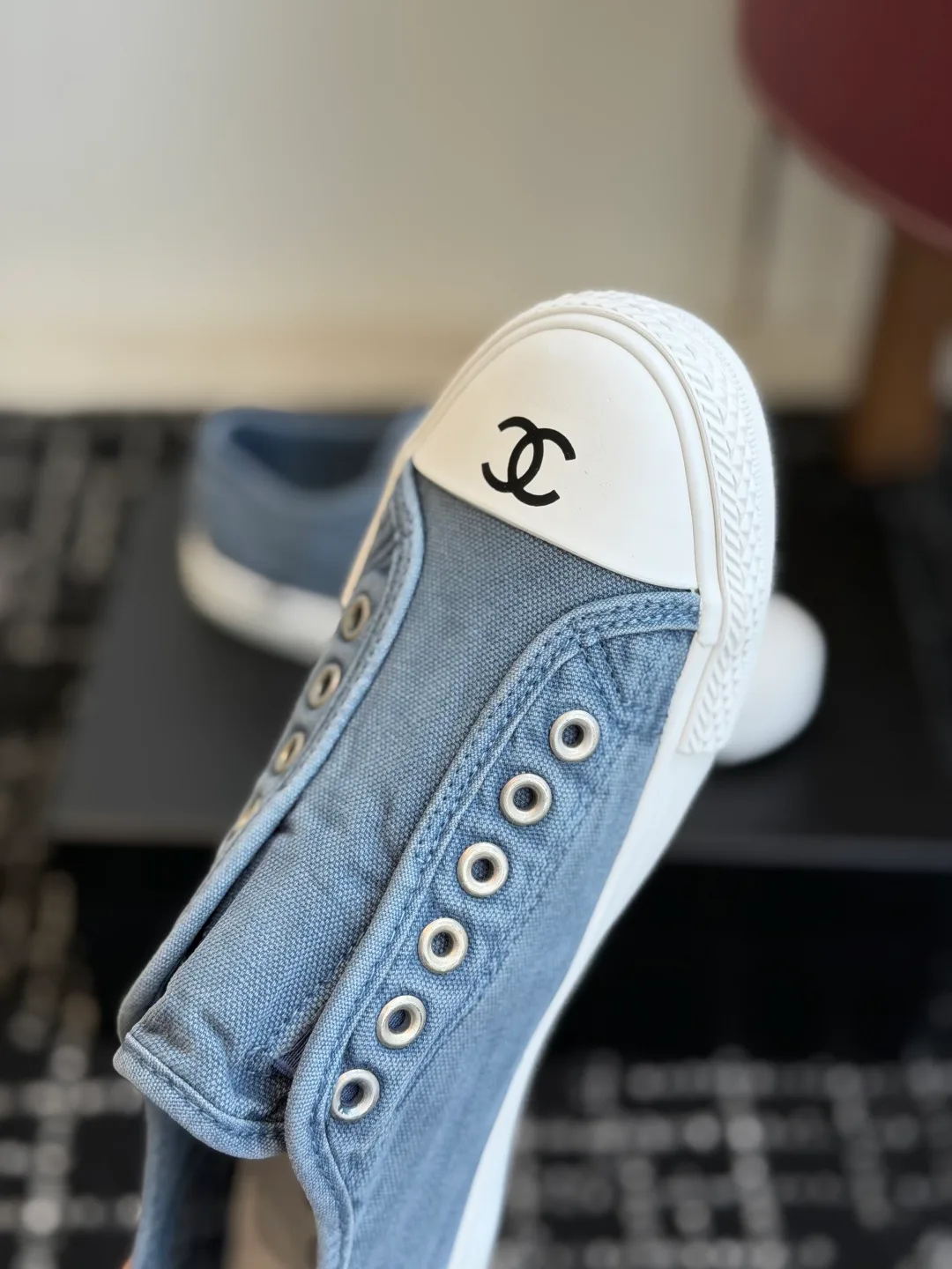 Кроссовки Женские Chanel 17425357