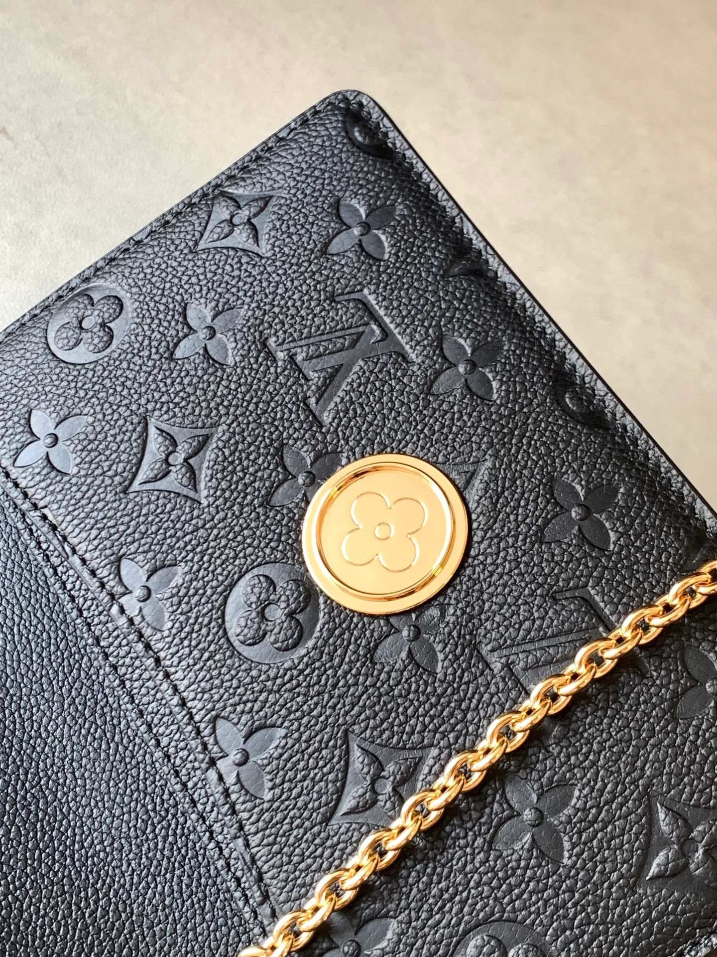 Клатчи Женские Louis Vuitton 11152604