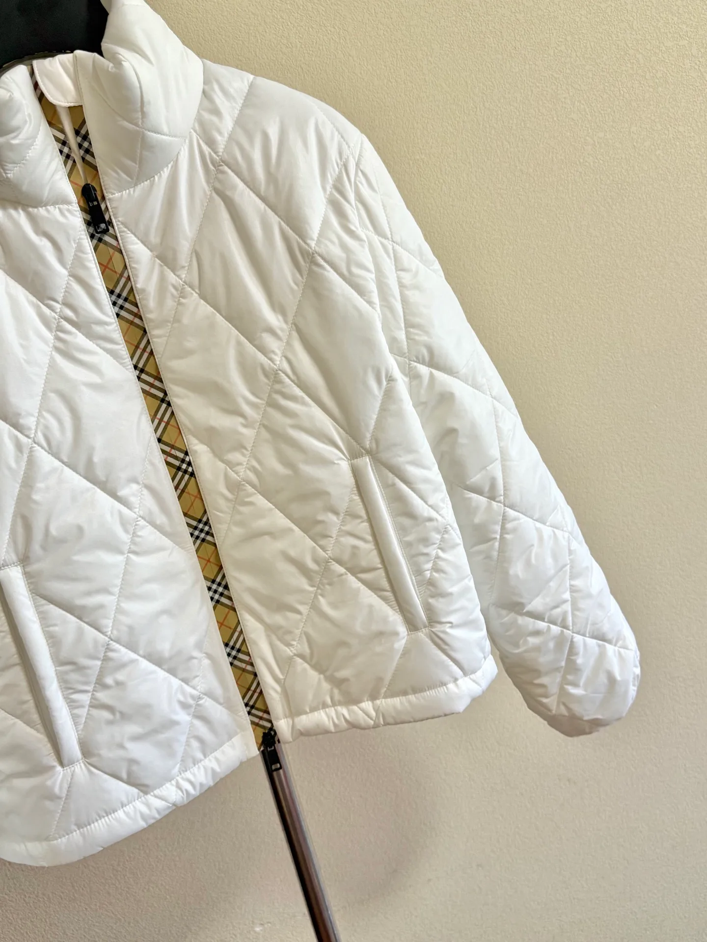 Куртки И Пуховики Женские Burberry 18518525