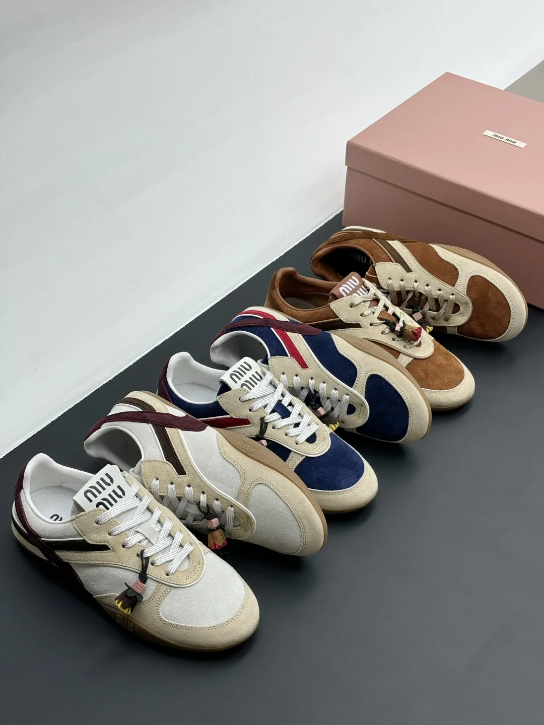Кроссовки Женские Miu Miu 18006257