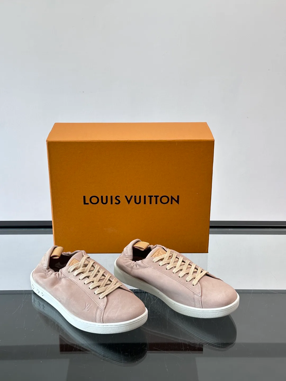 Кроссовки Мужские Louis Vuitton 18263704