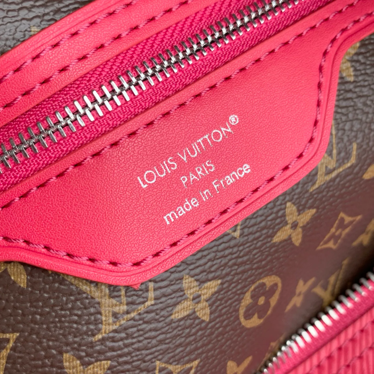 Классические Сумки Женские Louis Vuitton 18147548