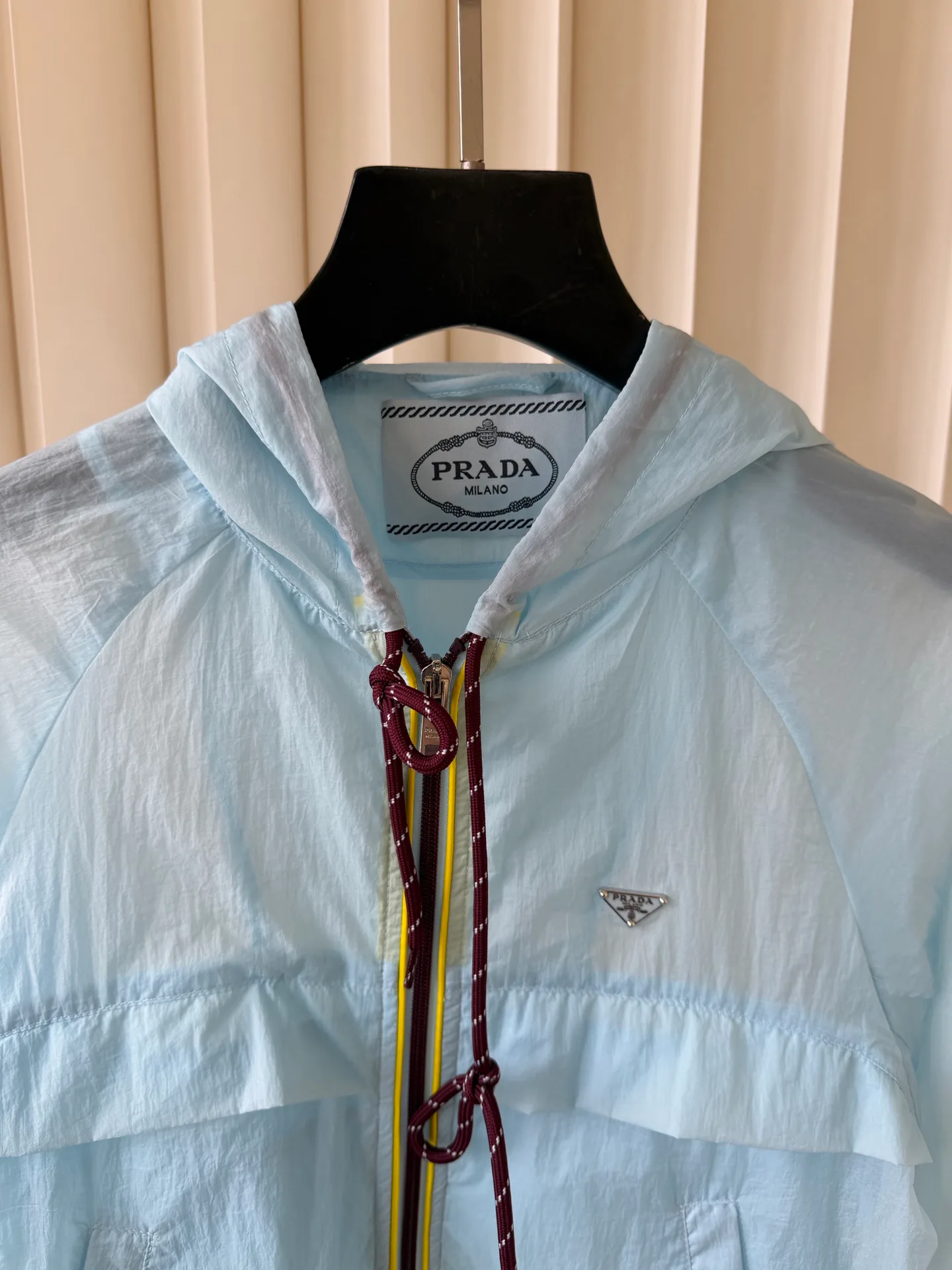 Куртки И Пуховики Женские Prada 17612842