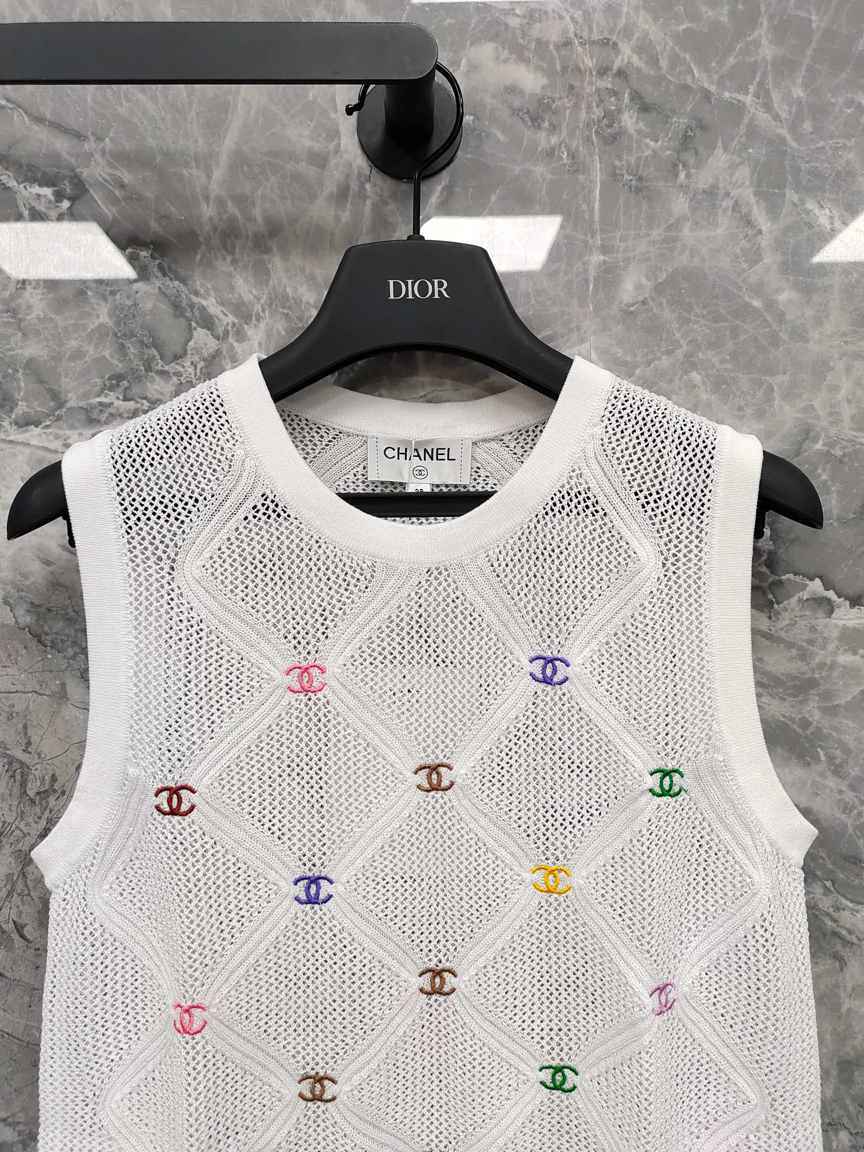 Жилеты Женские Chanel 17954433