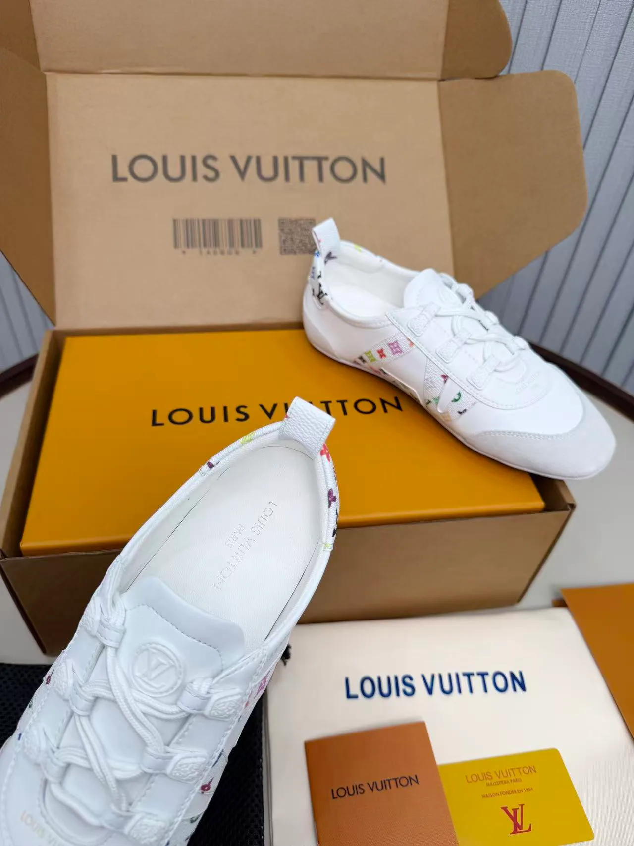 Кроссовки Женские Louis Vuitton 11250656