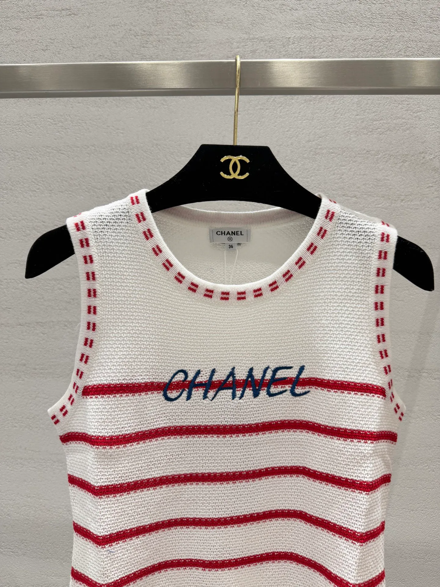 Жилеты Женские Chanel 17450599