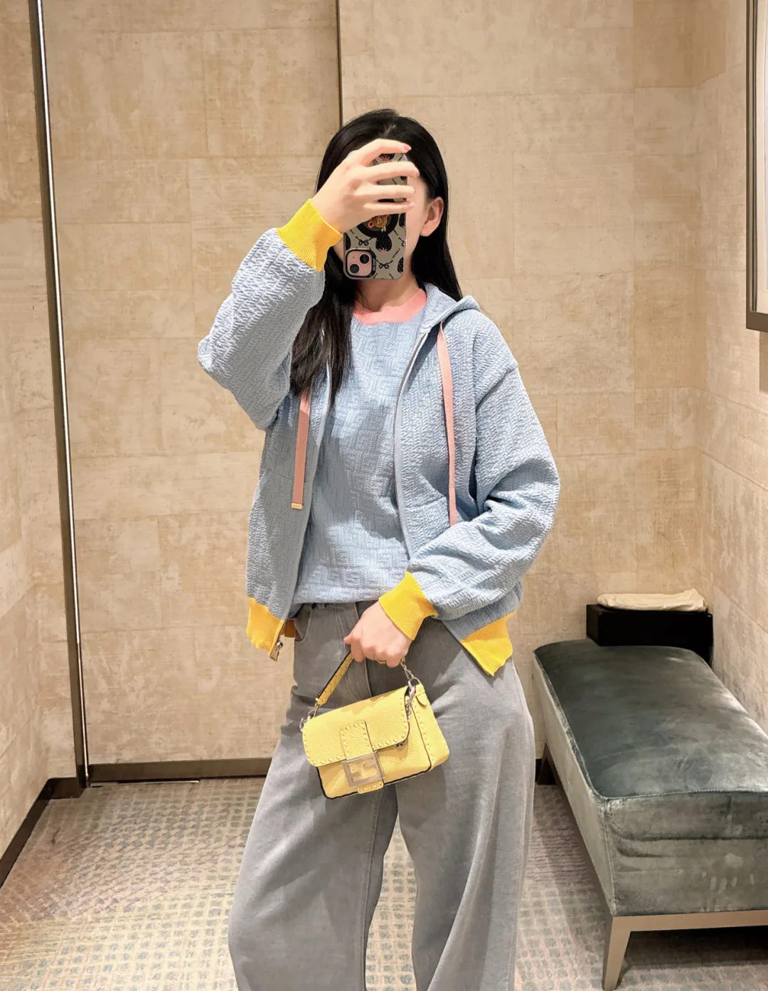 Куртки И Пуховики Женские Fendi 11683716