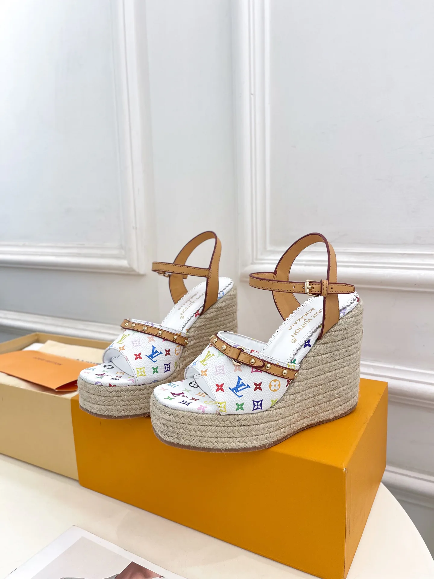 Босоножки Женские Louis Vuitton 22376