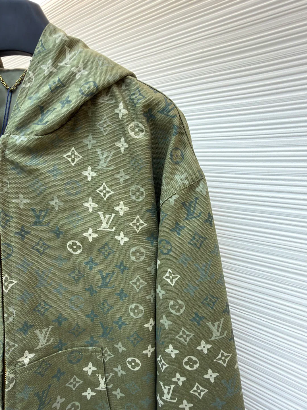 Куртки И Пуховики Мужские Louis Vuitton 1270669