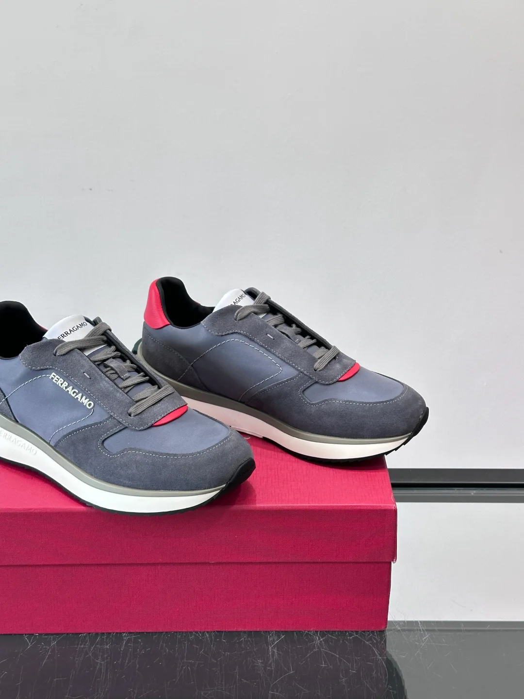 Кроссовки Женские Salvatore Ferragamo 268126