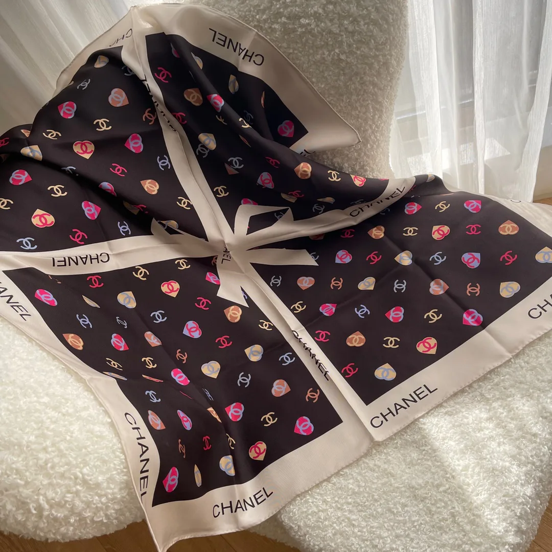 Платки Chanel 13351571