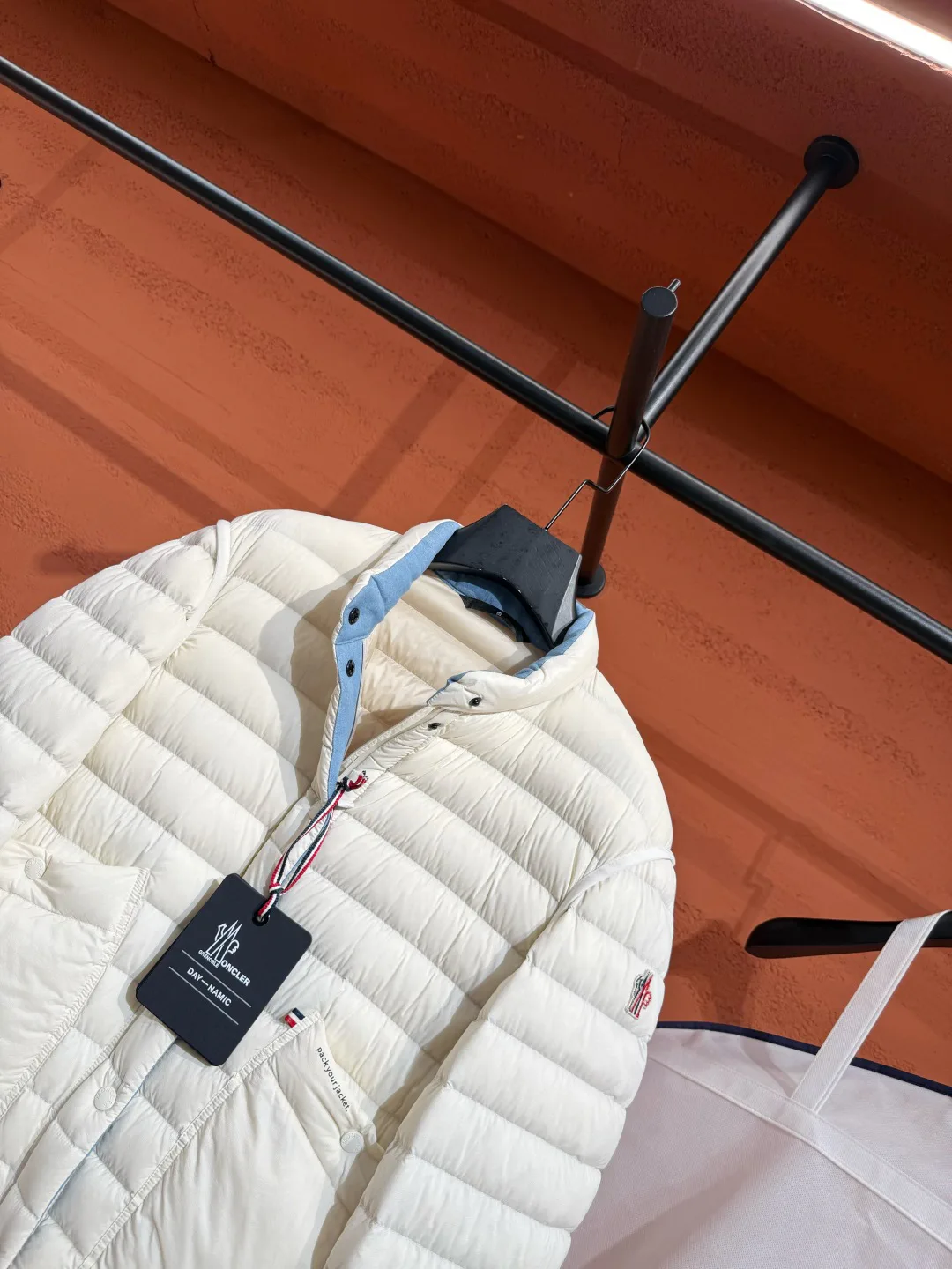 Куртки И Пуховики Женские Moncler 18048160