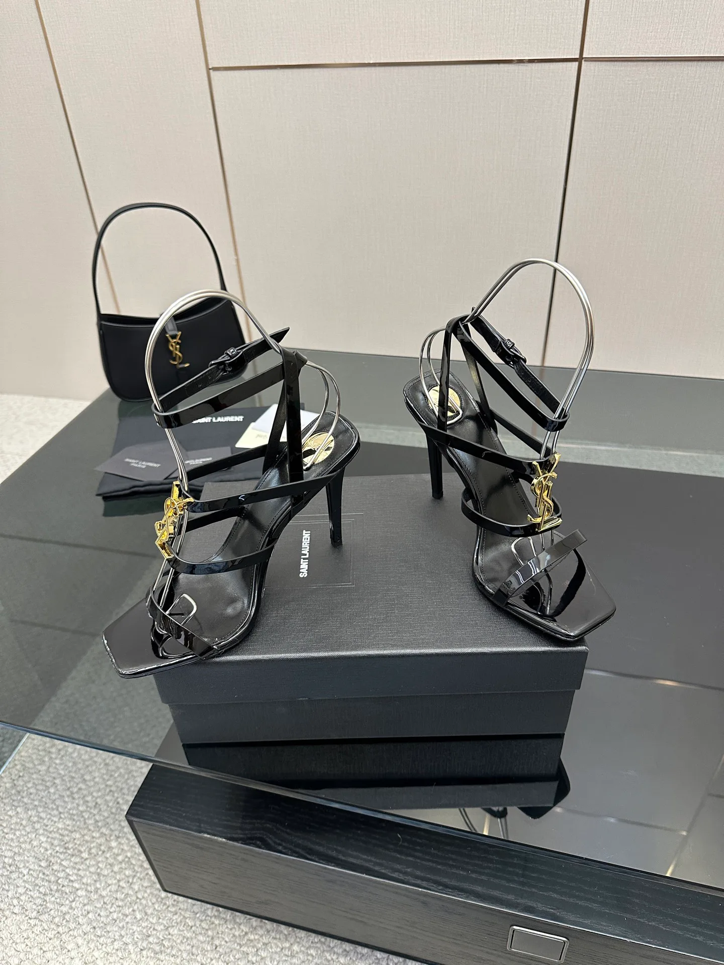 Босоножки Женские Saint Laurent 13164403