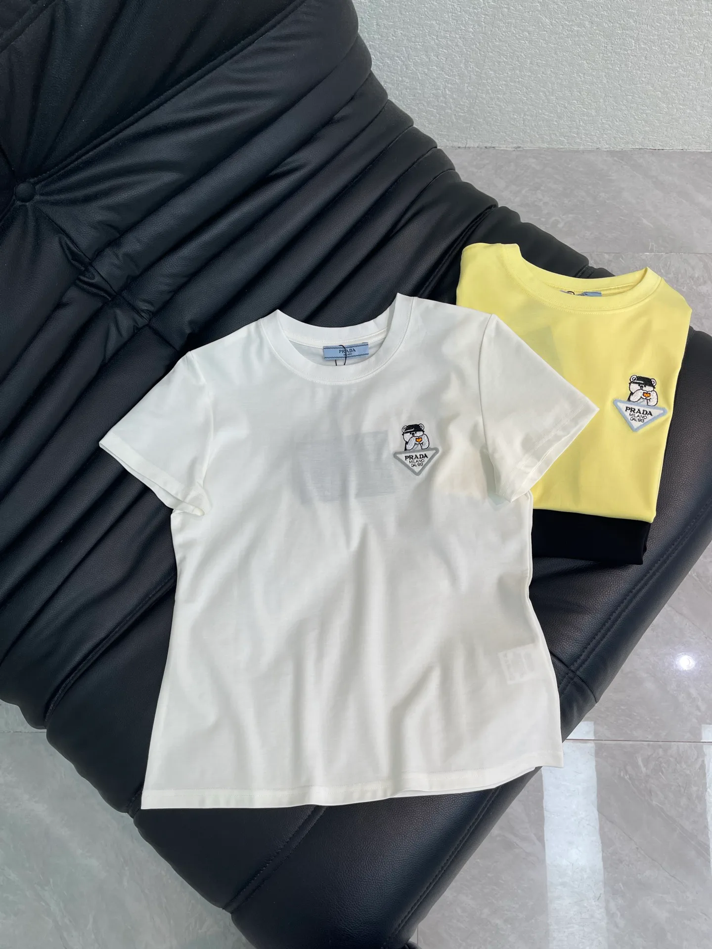 Футболки Женские Prada 11569373