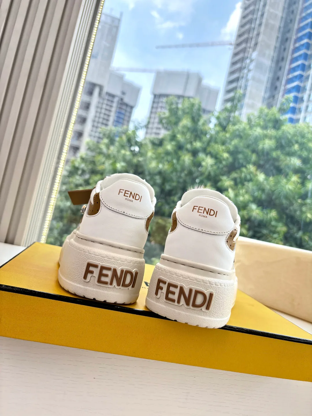 Кроссовки Женские Fendi 80831