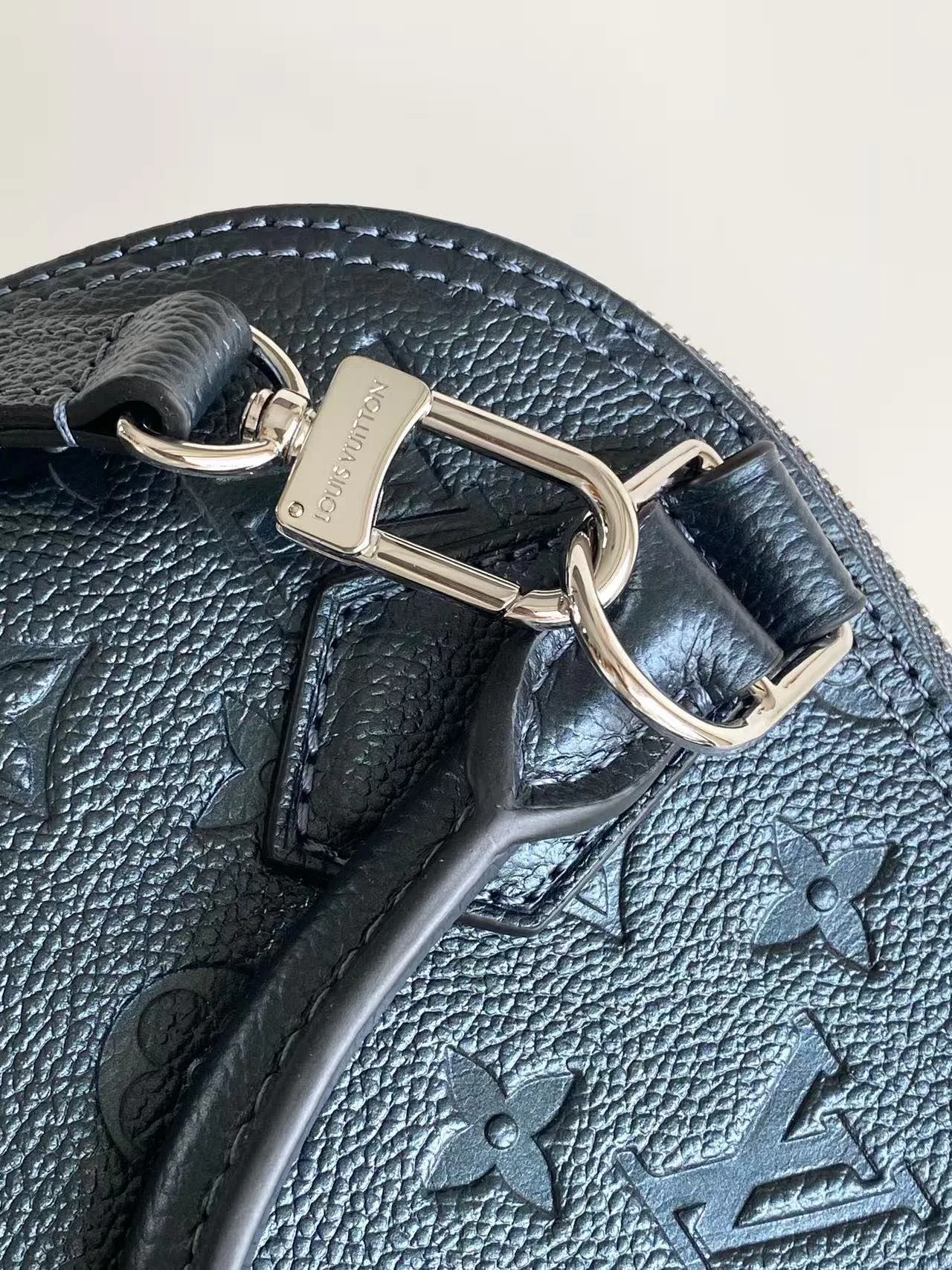 Классические Сумки Женские Louis Vuitton 13133130