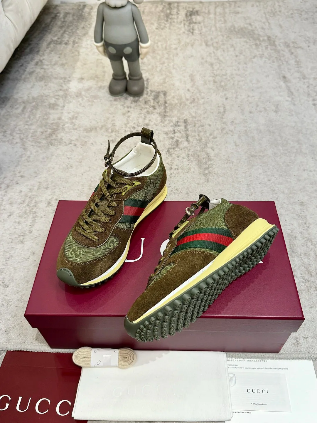 Кроссовки Женские Gucci 944886