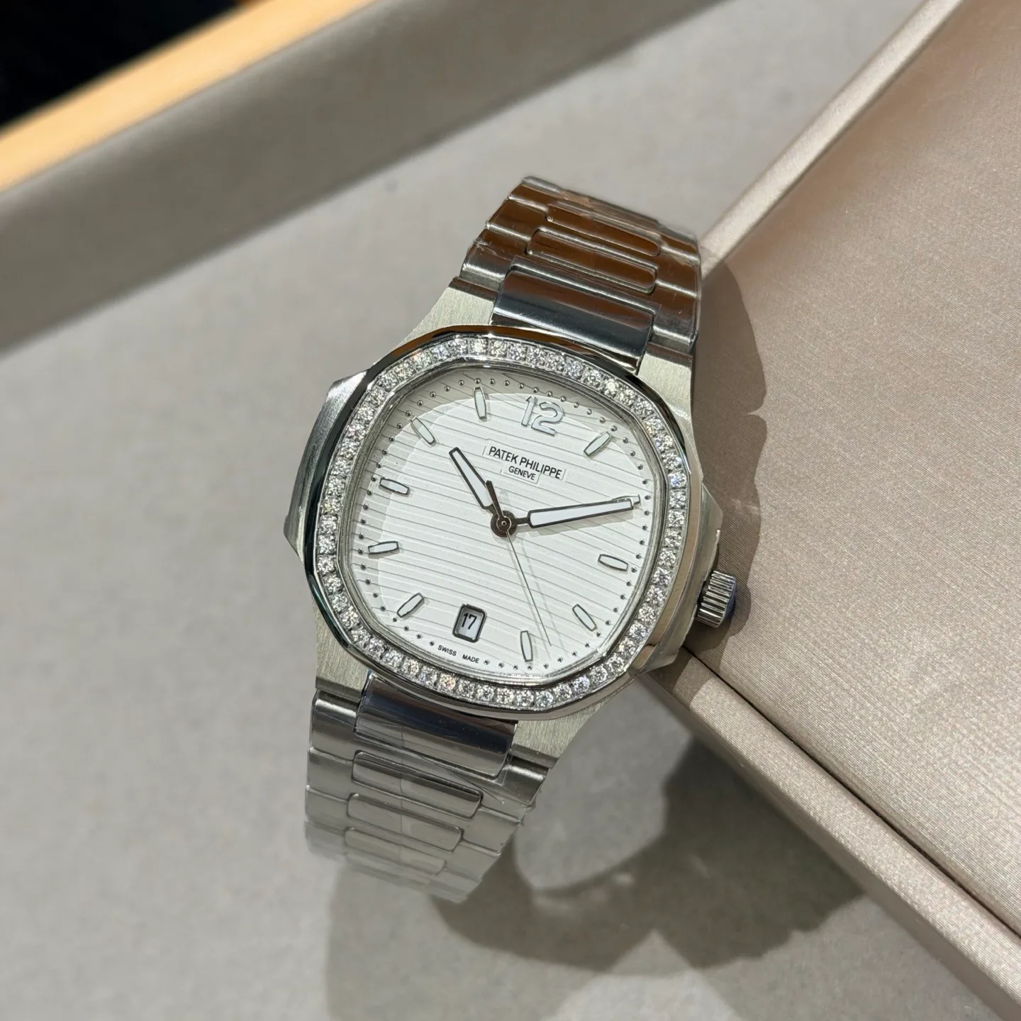 Часы Женские Patek Philippe 17870337