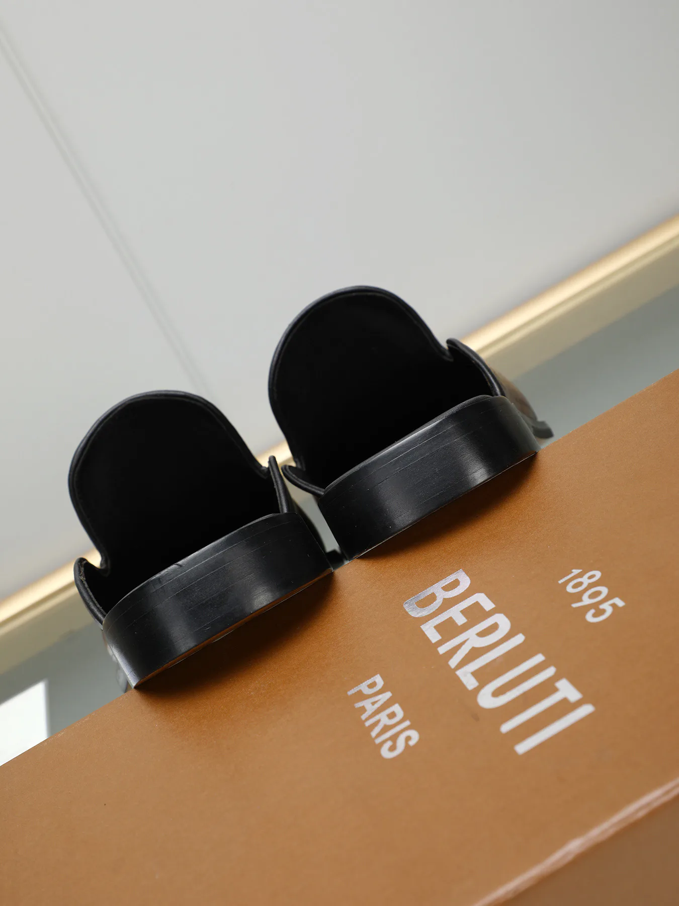 Сандалии Мужские Berluti 11703786