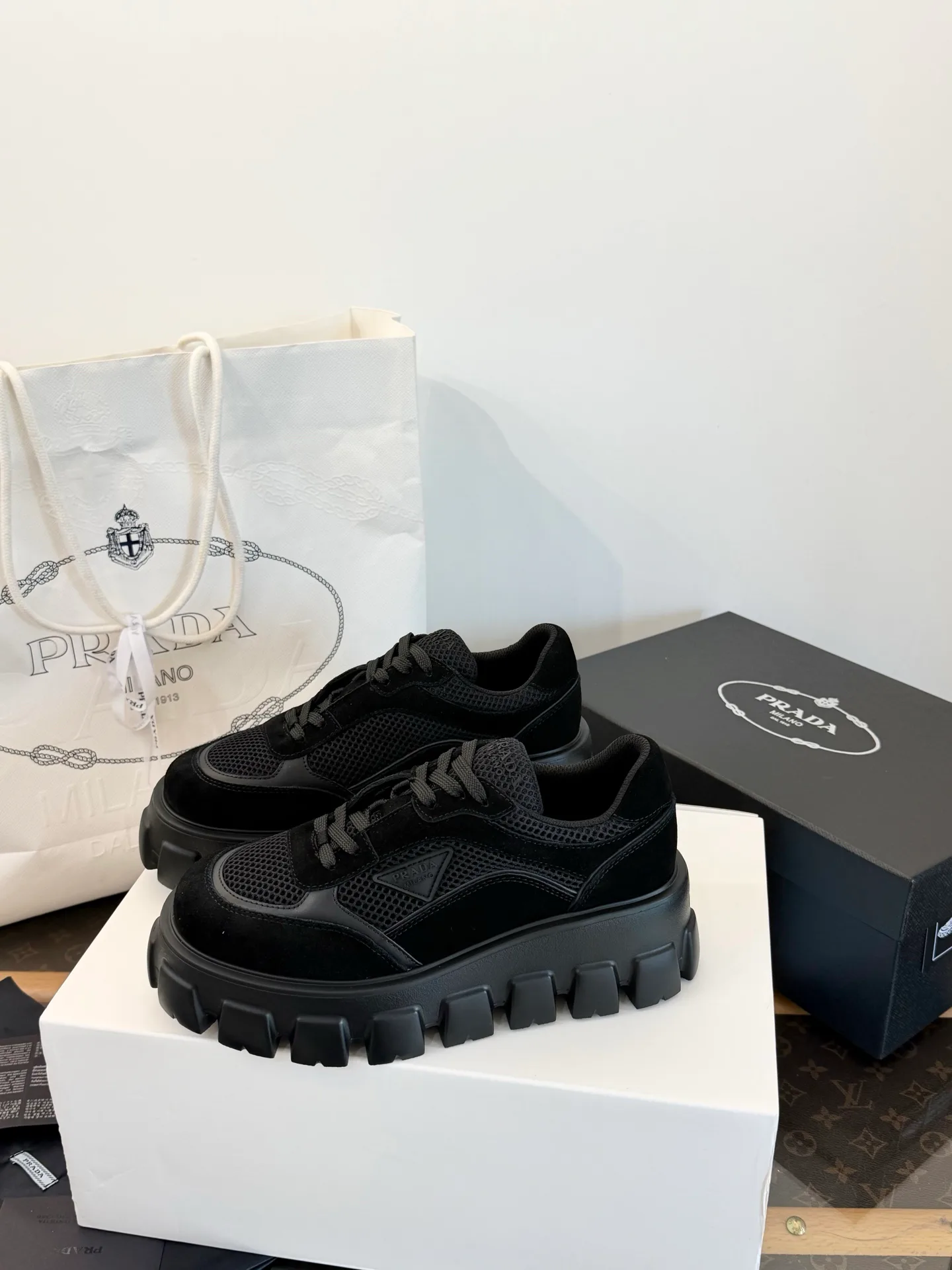 Кроссовки Женские Prada 18724481