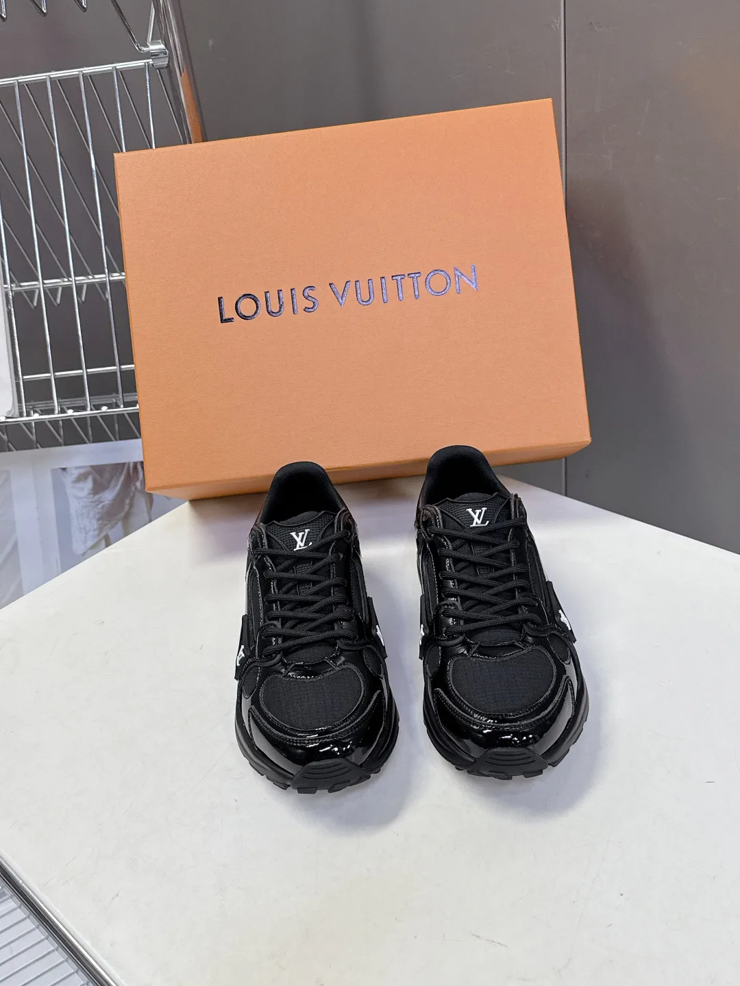 Кроссовки Женские Louis Vuitton 11152709