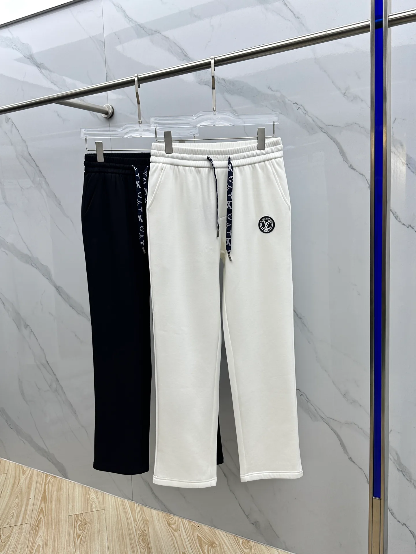Брюки Мужские Louis Vuitton 18246695