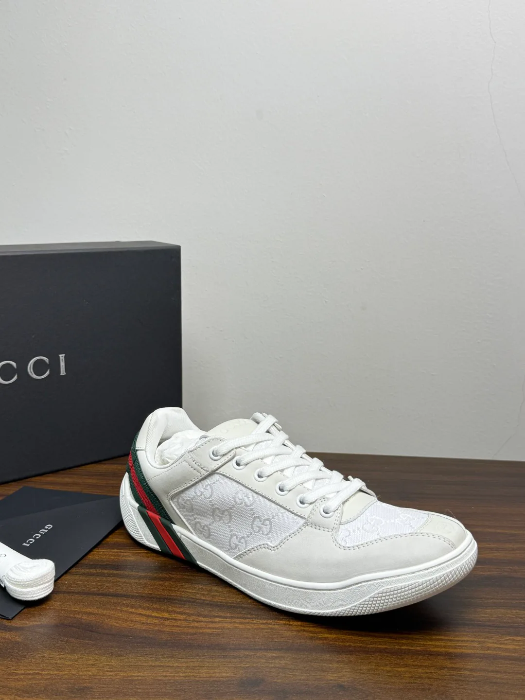 Кроссовки Женские Gucci 18961386