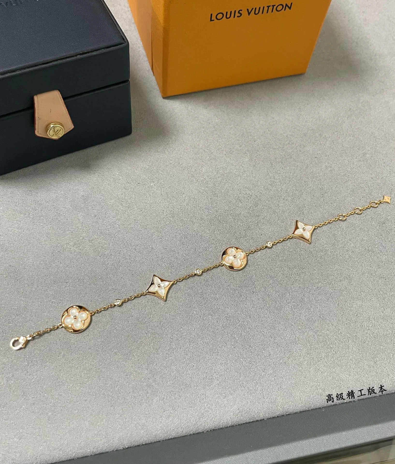 Бижутерия Louis Vuitton 11474360