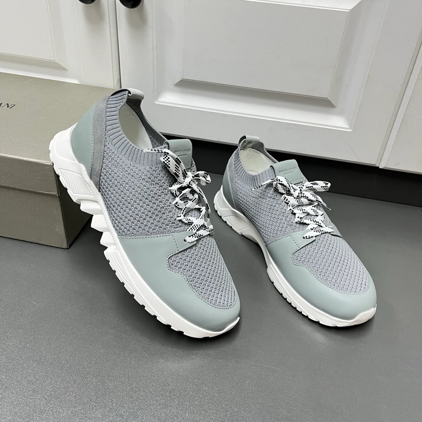 Кроссовки Мужские Armani 17457792