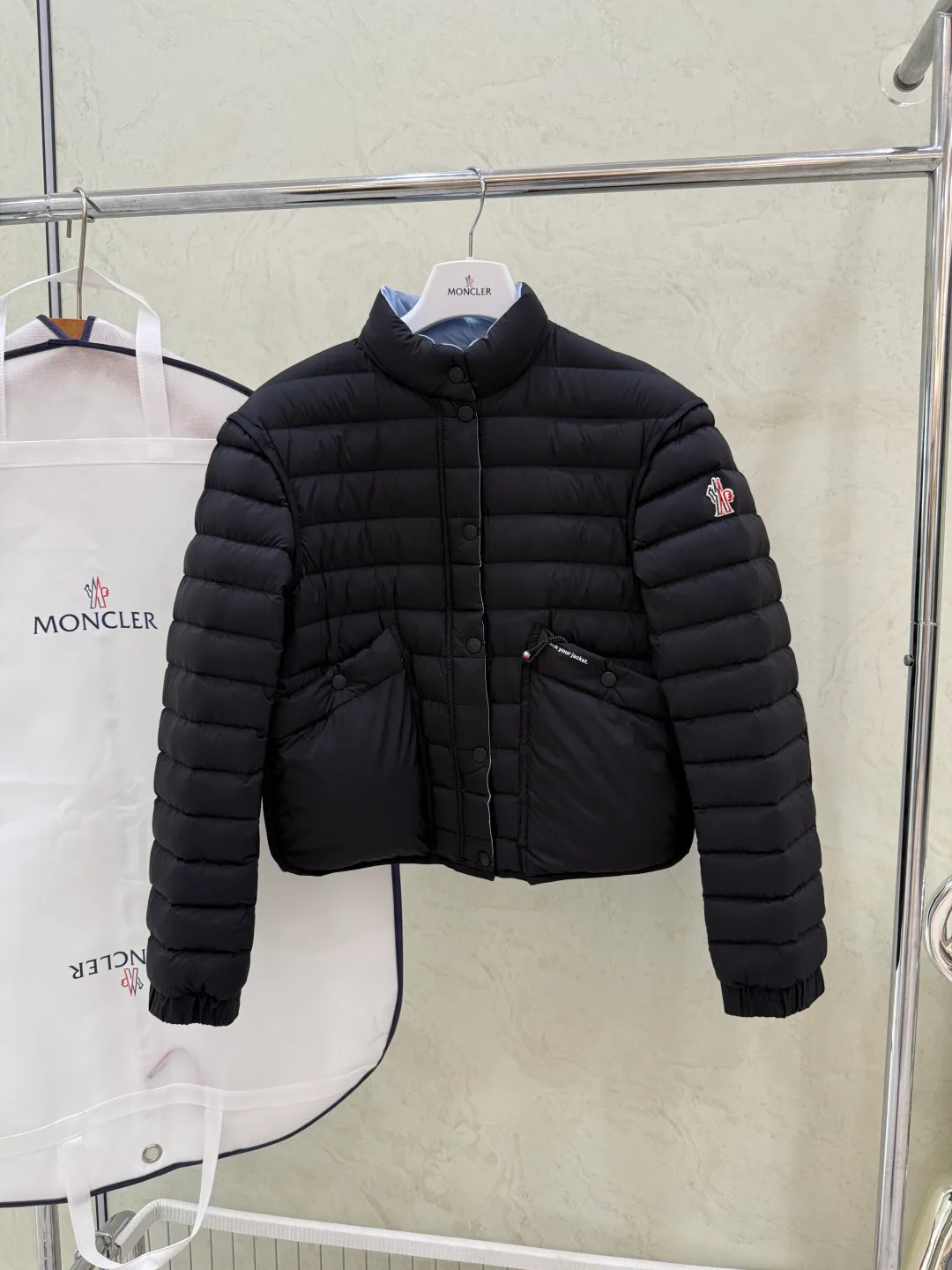 Куртки И Пуховики Женские Moncler 17918894