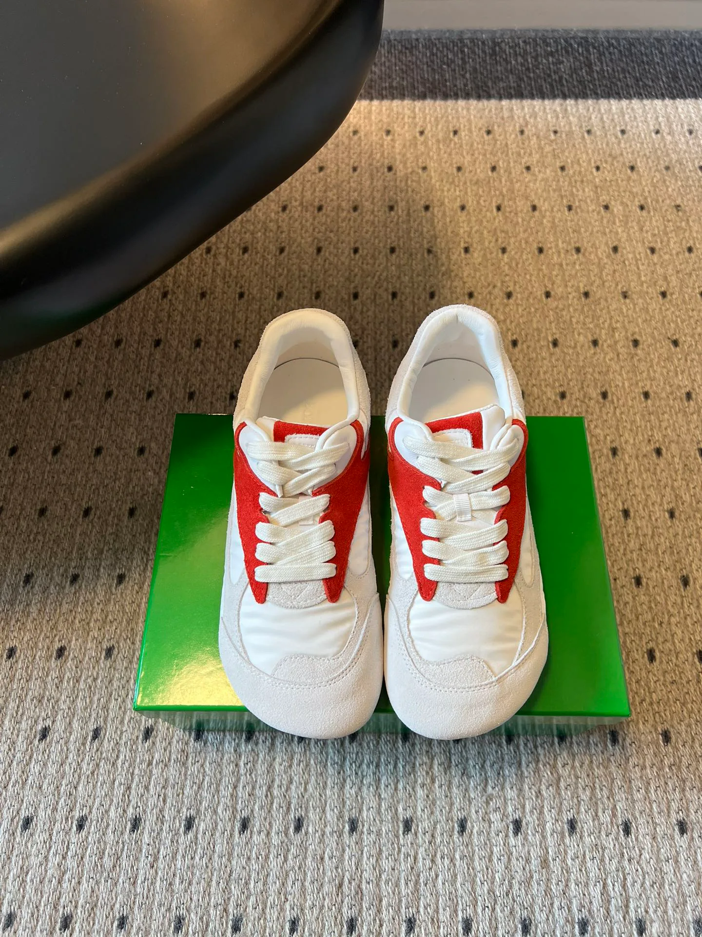 Кроссовки Женские Bottega Veneta 11677137