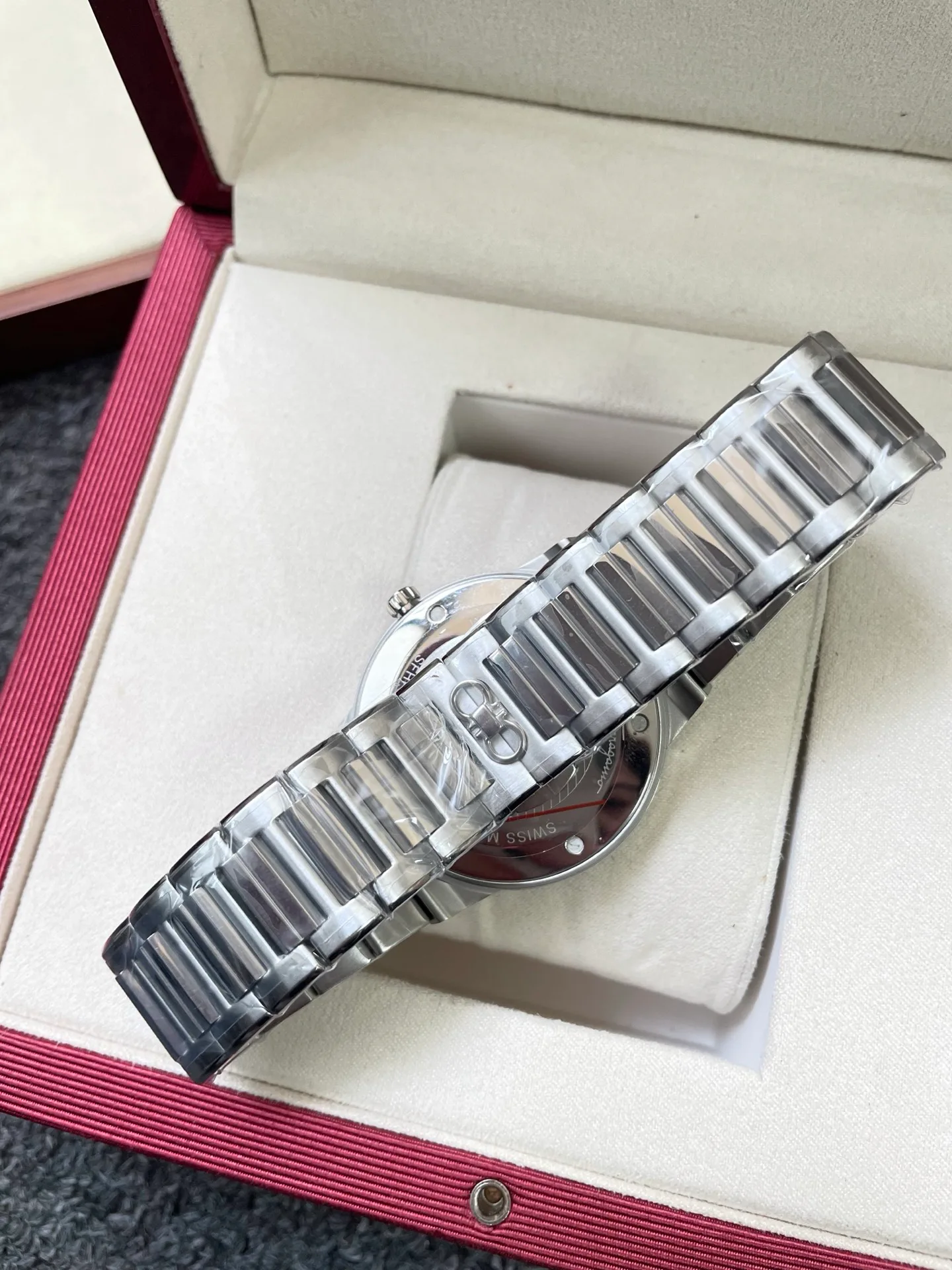 Часы Женские Salvatore Ferragamo 514126