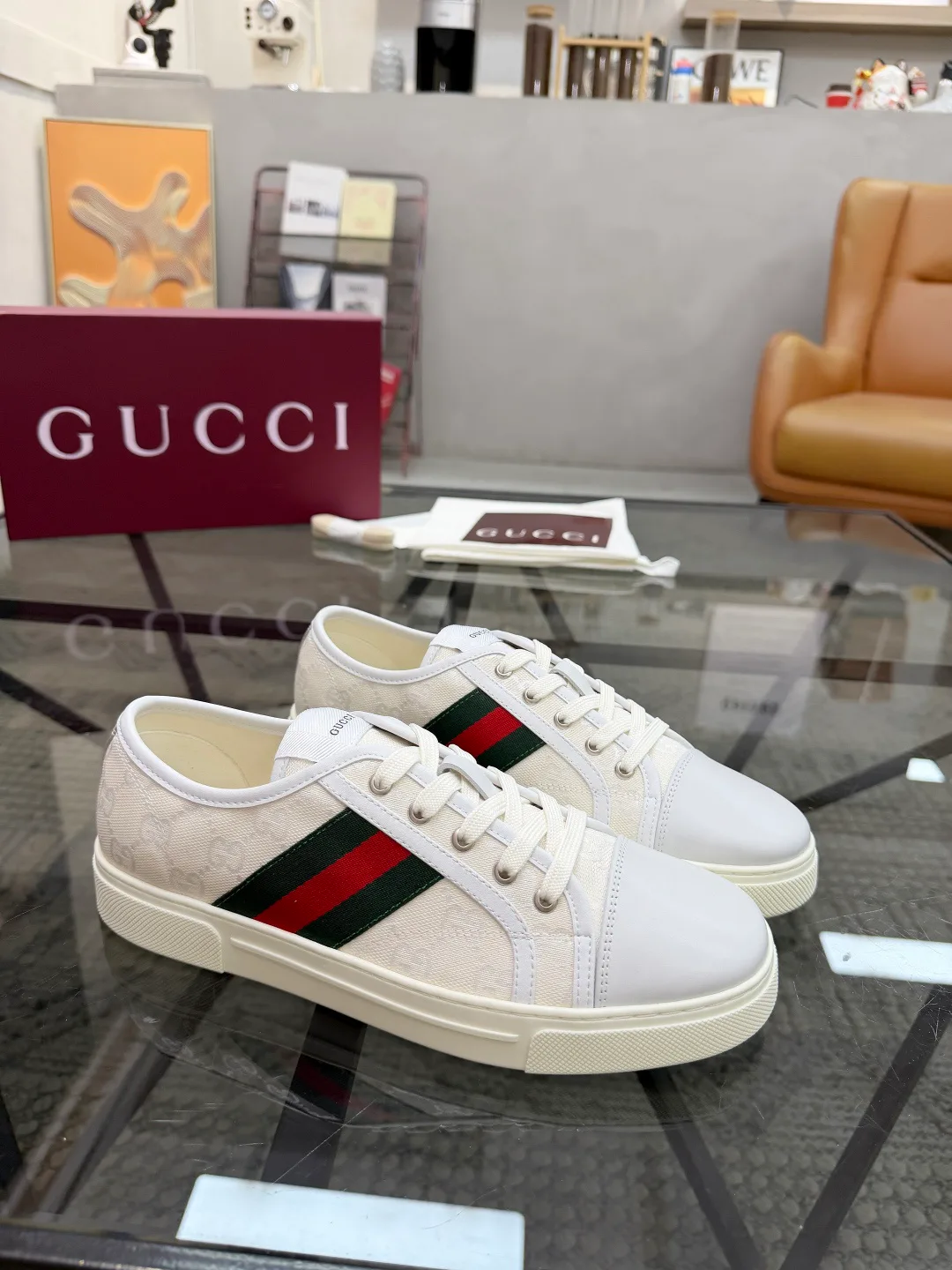 Кроссовки Женские Gucci 18346397