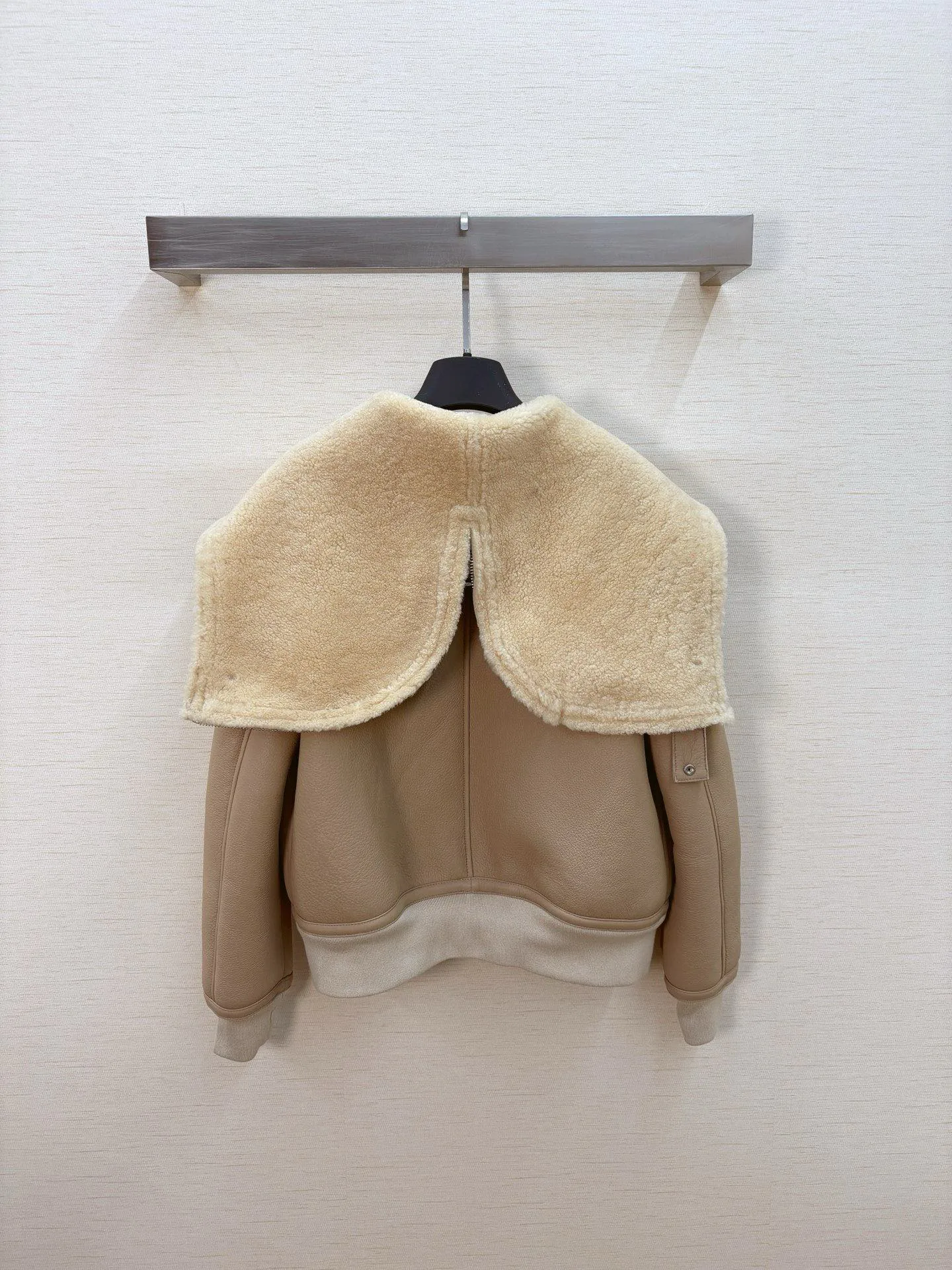 Кожаные Куртки И Дублёнки Женские Christian Dior 1069506