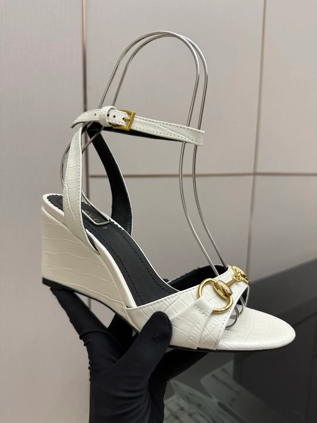 Босоножки Женские Gucci 18049070
