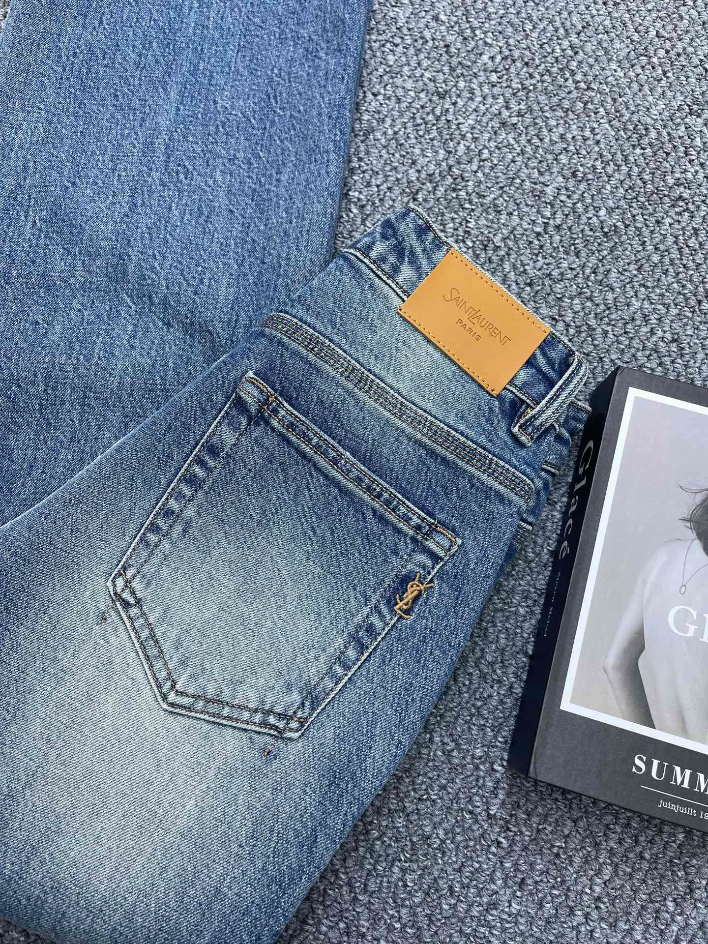 Джинсы Женские Saint Laurent 19403746