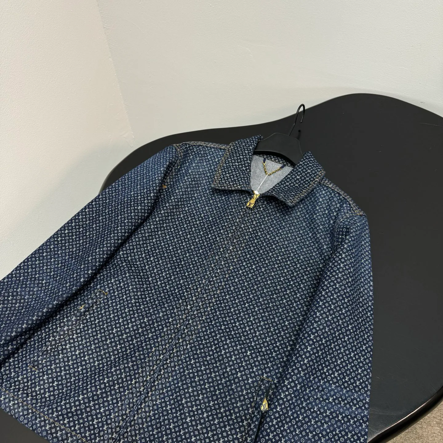 Куртки И Пуховики Женские Louis Vuitton 18677440