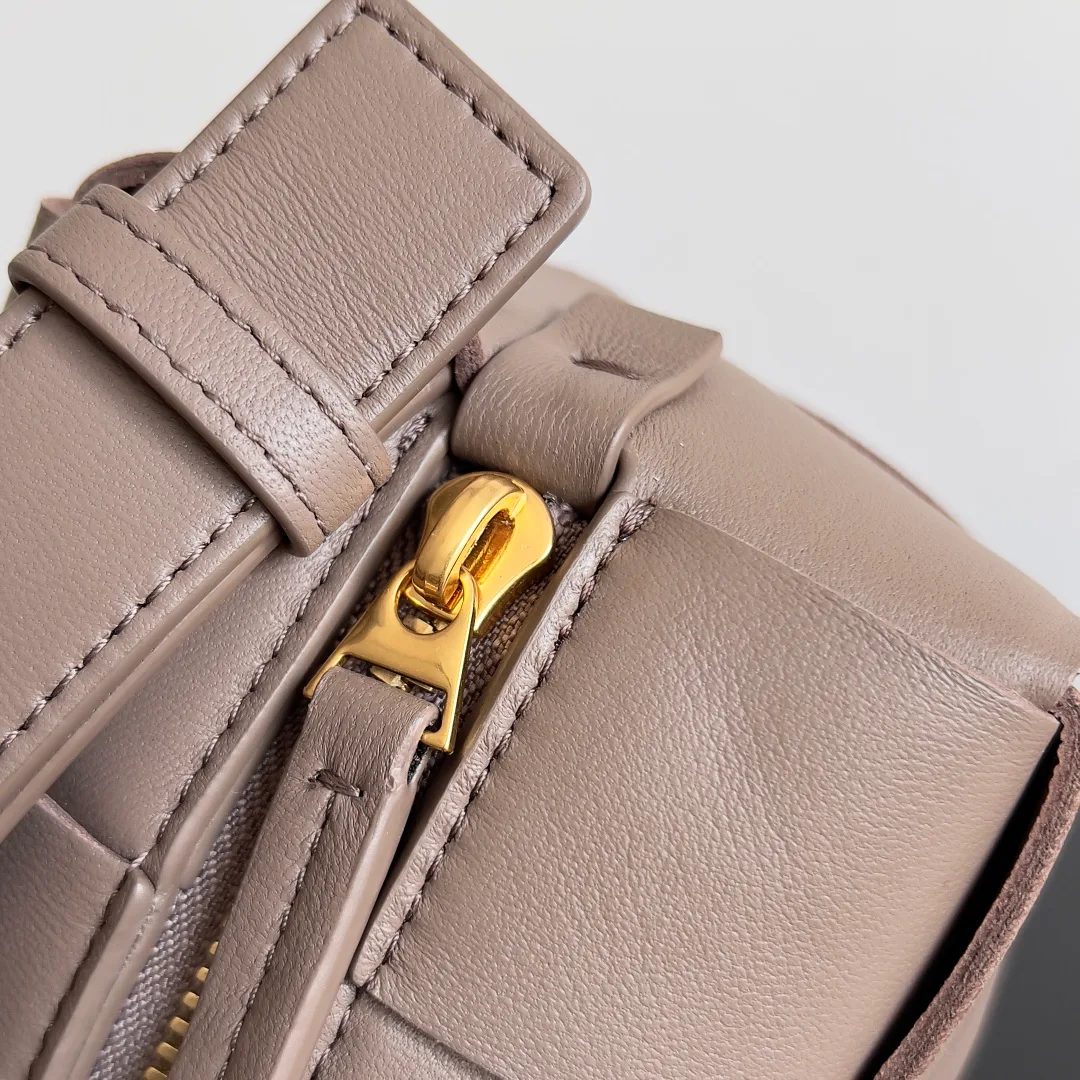 Классические Сумки Женские Bottega Veneta 18161097