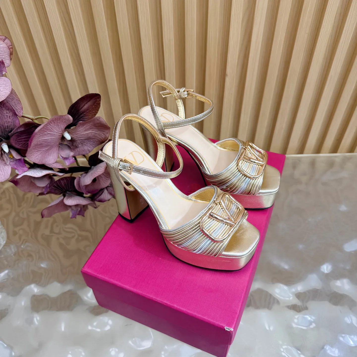 Босоножки Женские Valentino 12859217