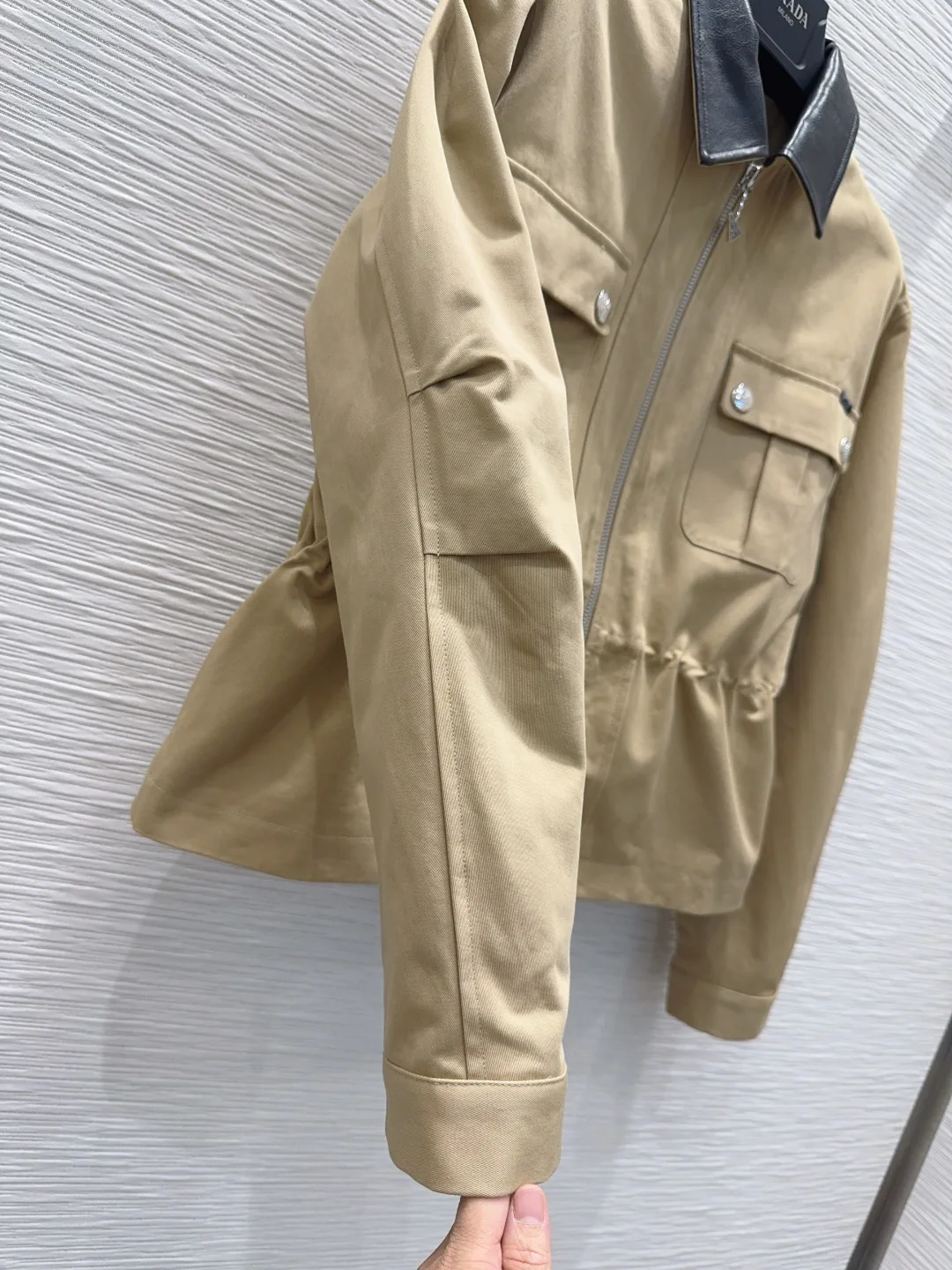 Куртки И Пуховики Женские Prada 18388682