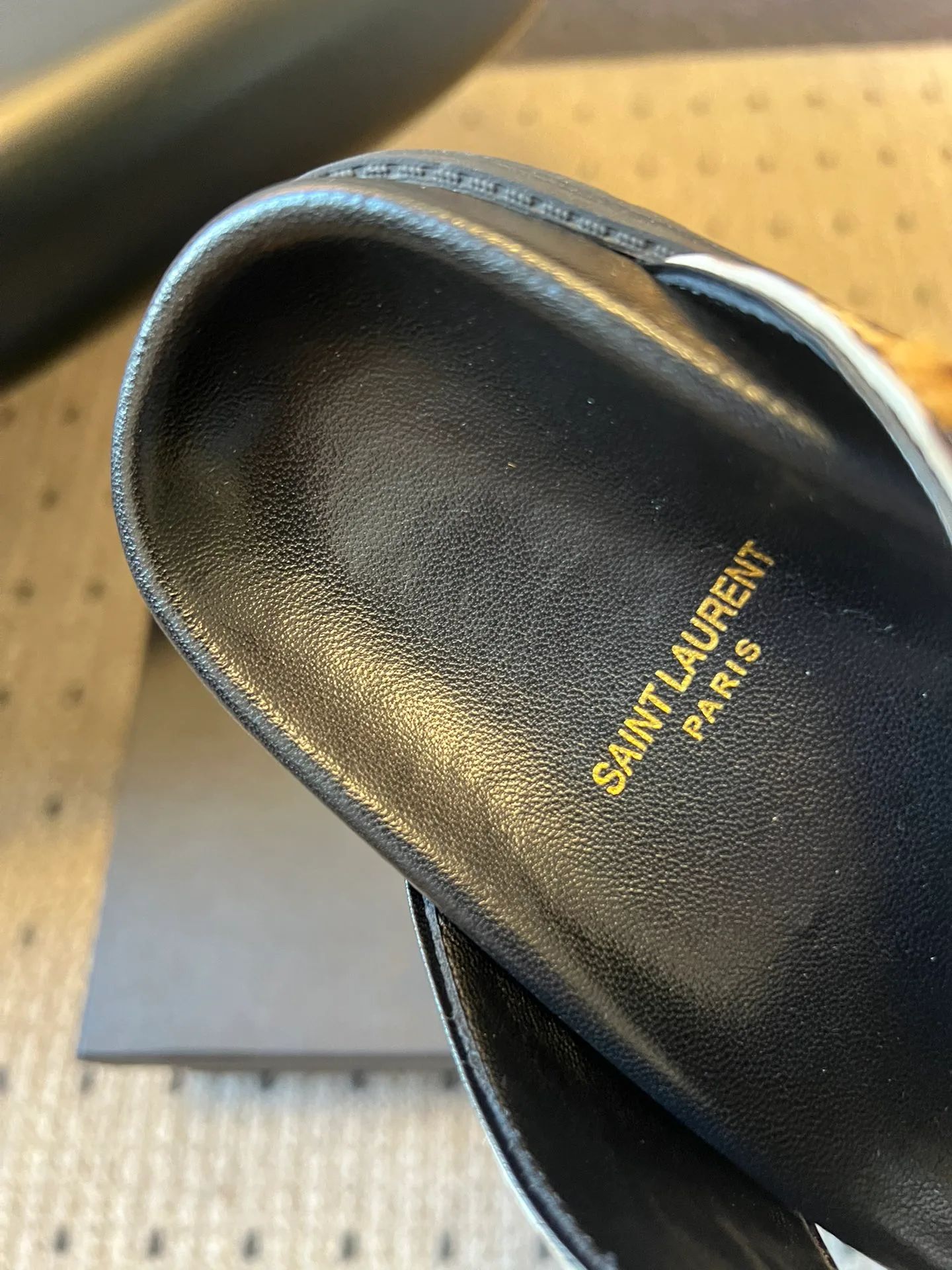 Шлепанцы Женские Saint Laurent 11125497
