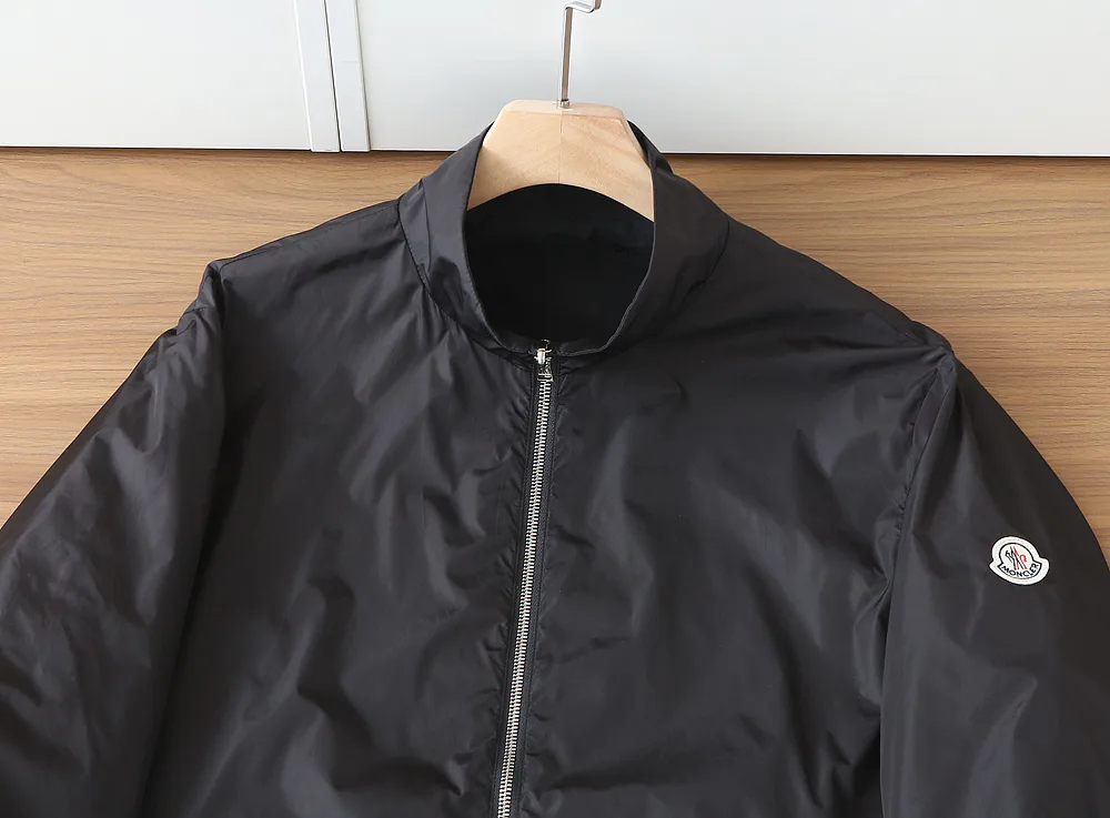 Куртки И Пуховики Мужские Moncler 11011003