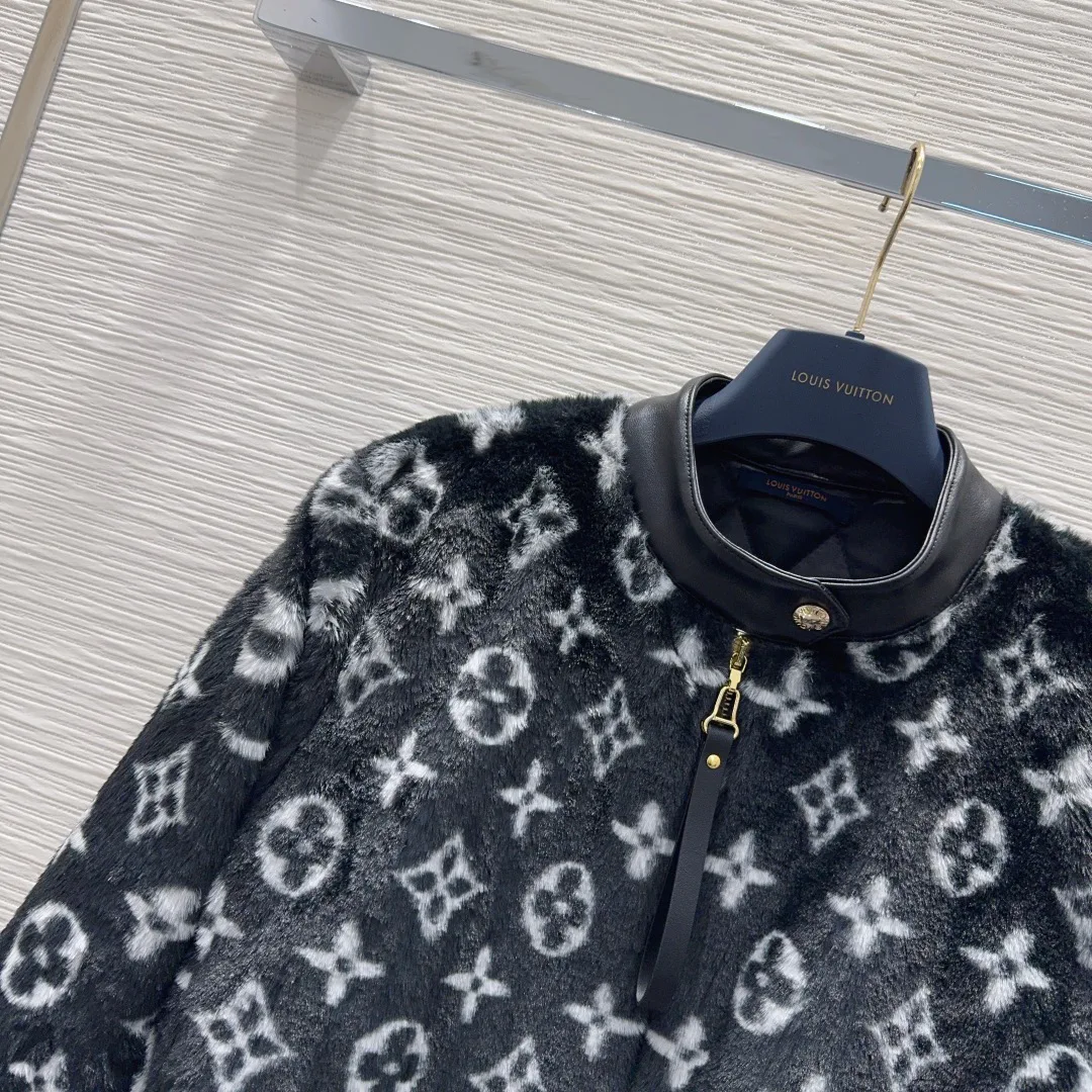 Куртки И Пуховики Женские Louis Vuitton 18623871