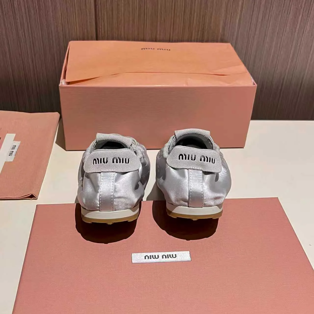Кроссовки Женские Miu Miu 17968599
