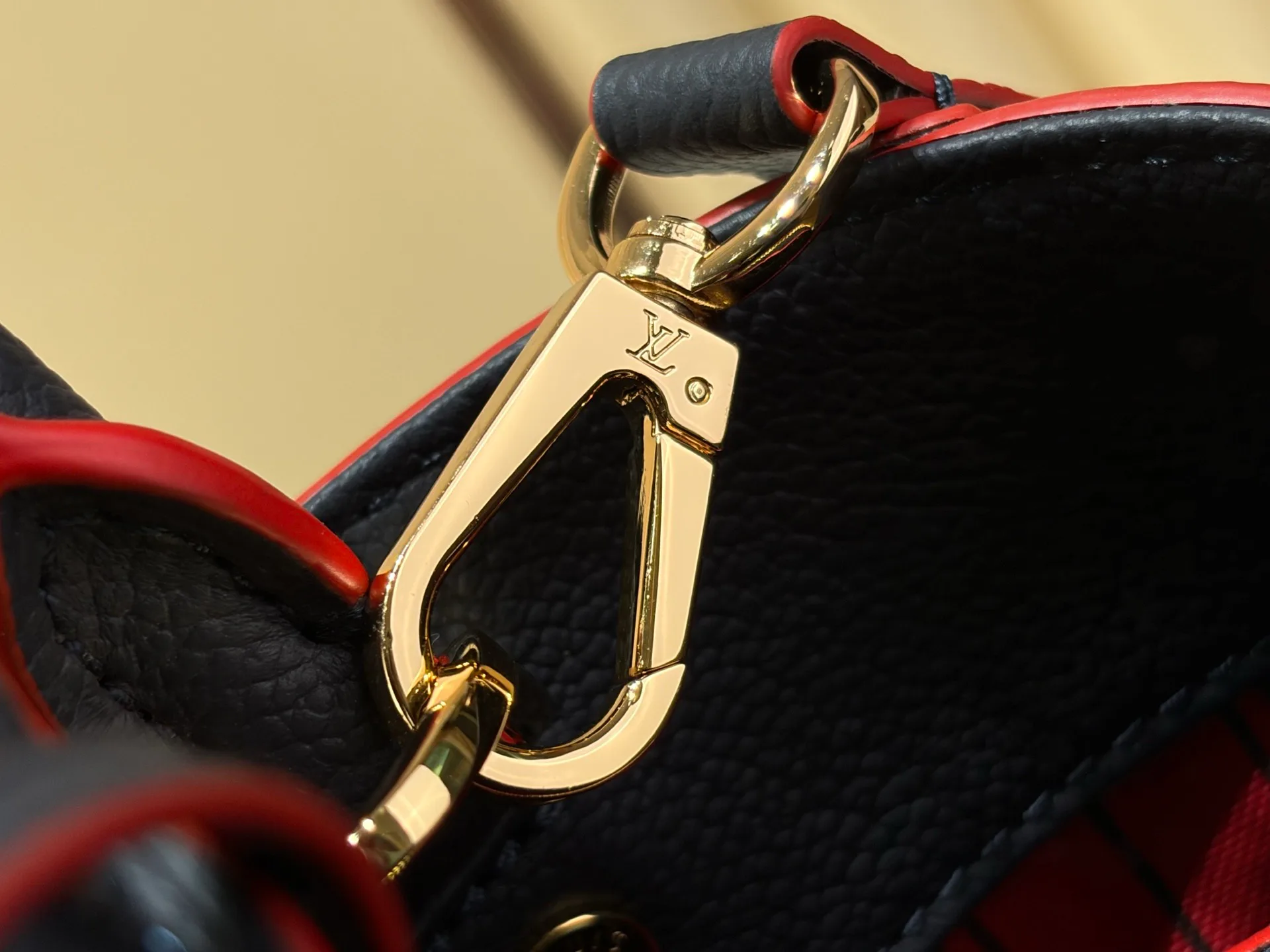 Классические Сумки Женские Louis Vuitton 18240329