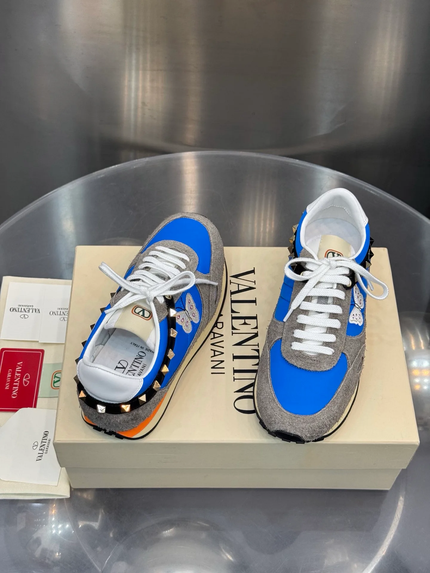 Кроссовки Женские Valentino 18202509