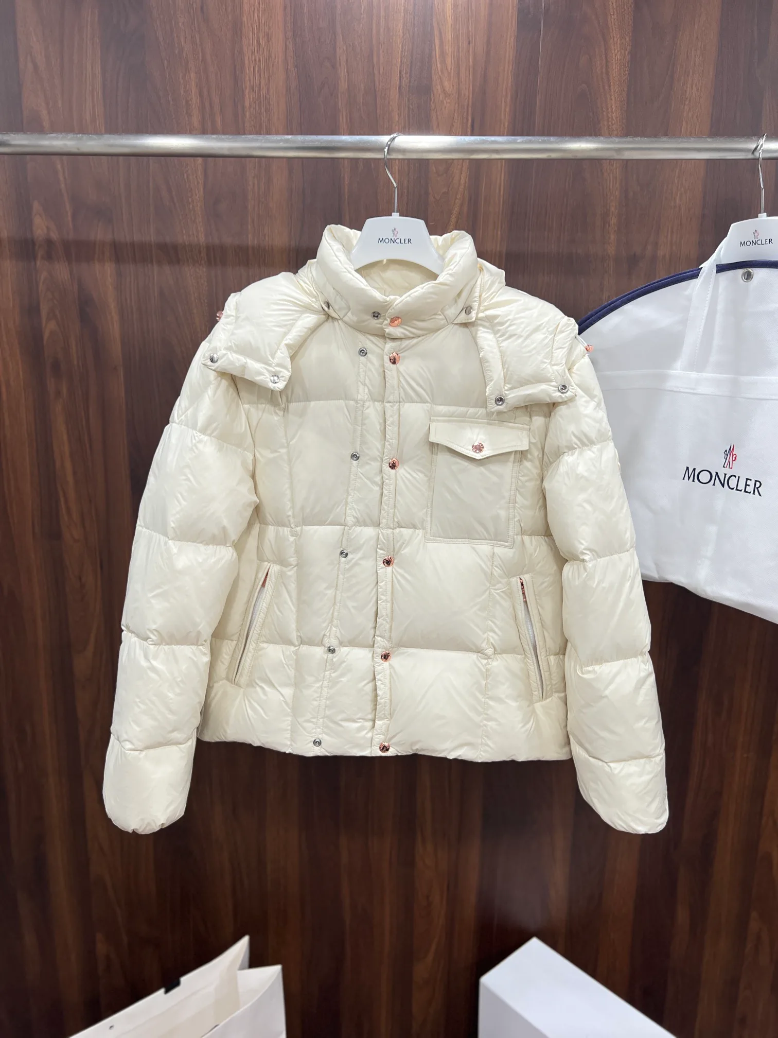 Куртки И Пуховики Женские Moncler 17888371