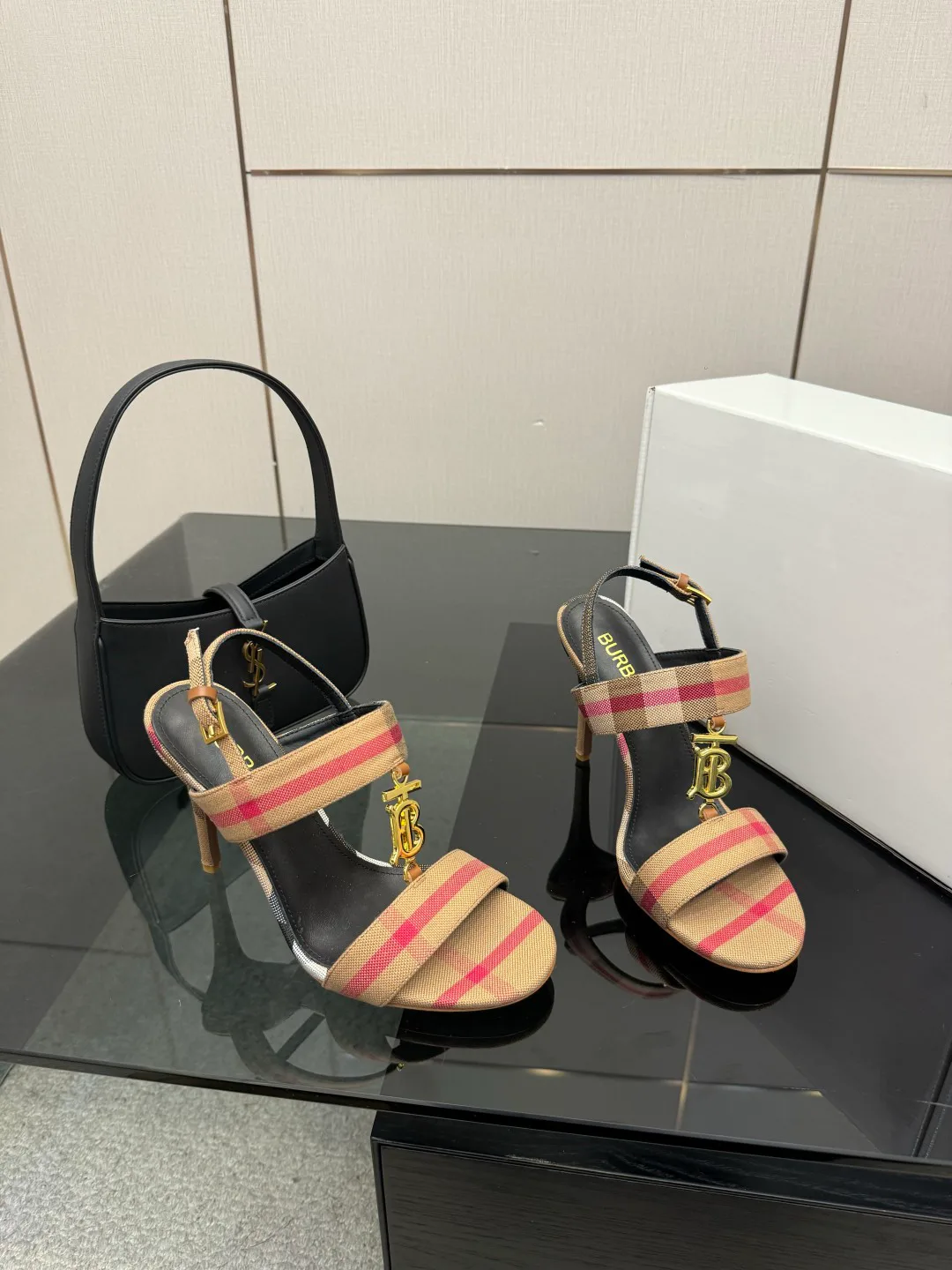 Туфли Женские Burberry 11096301