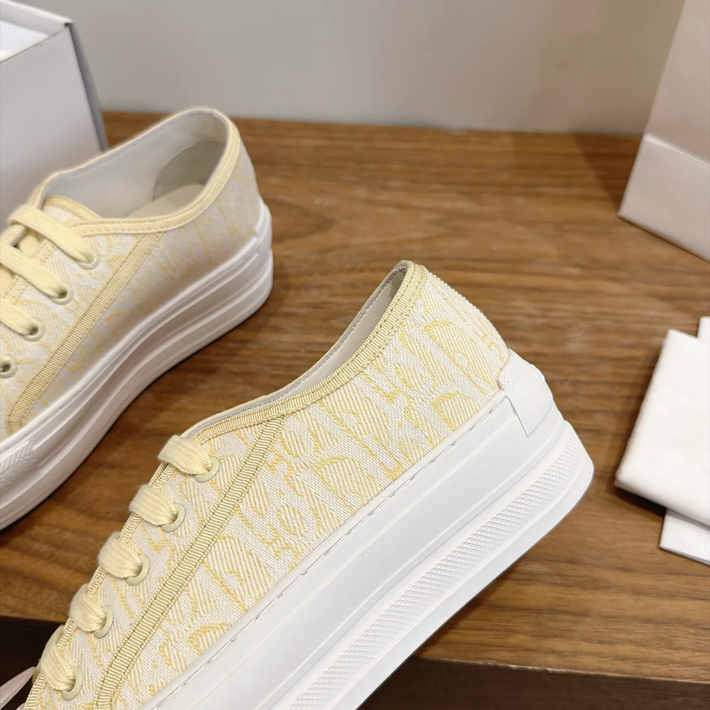 Кроссовки Женские Christian Dior 18034460